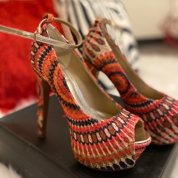 Shoes - Picture 2 of 3